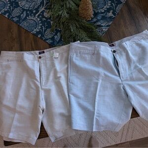 UNTUCKit Men's Flat Front Shorts in Cream and Gray